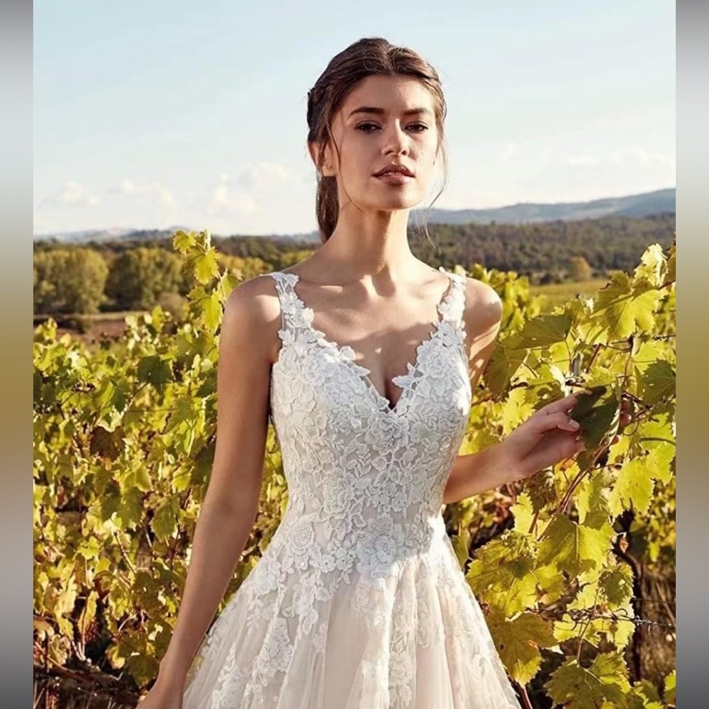 White wedding gown size 12 - Picture 3 of 4